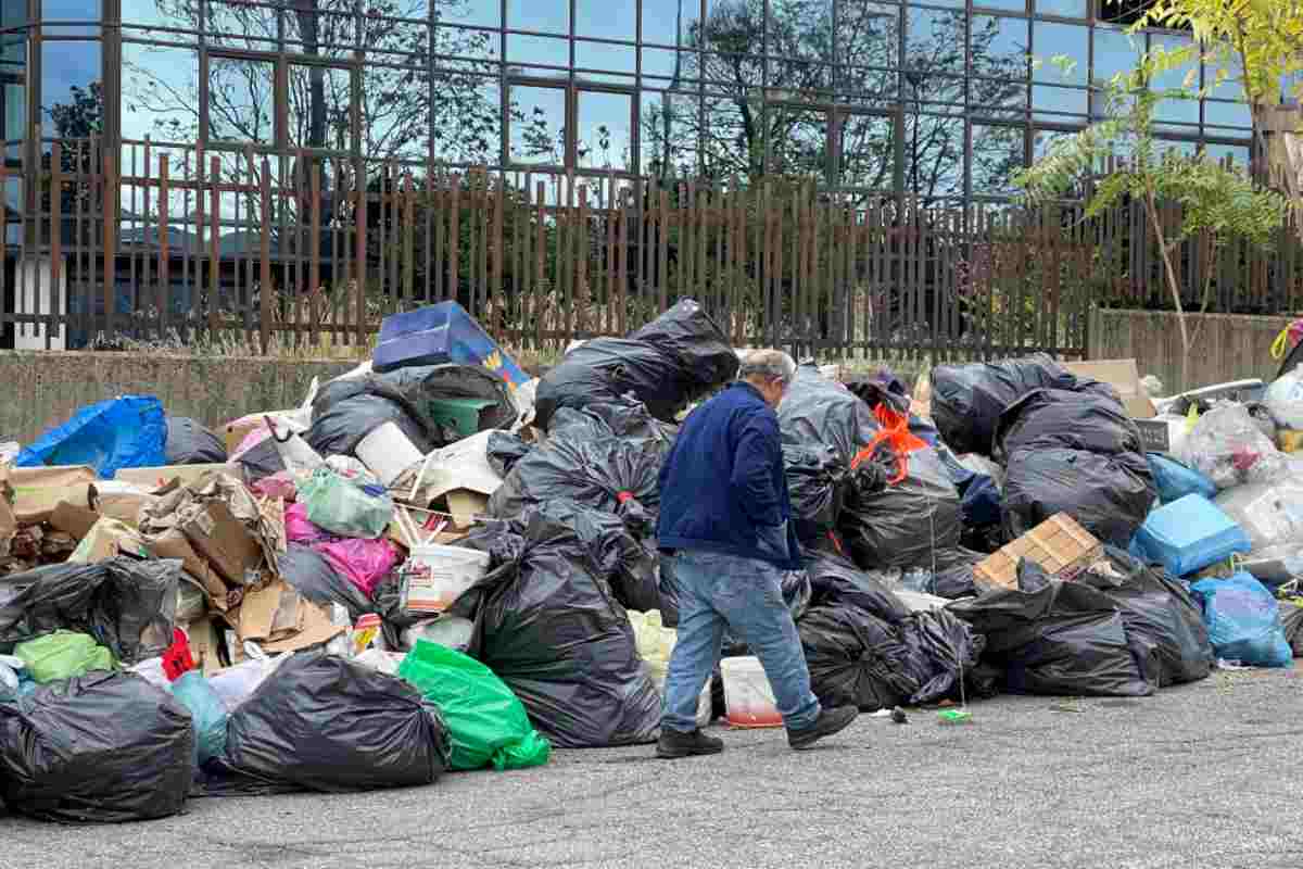Rifiuti, la Peste a Roseto