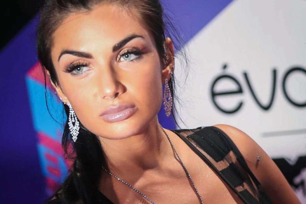 Elettra Lamborghini, shock in strada