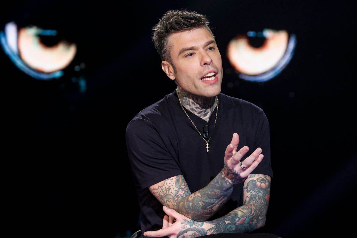 Fedez spicca il volo addio all'Italia